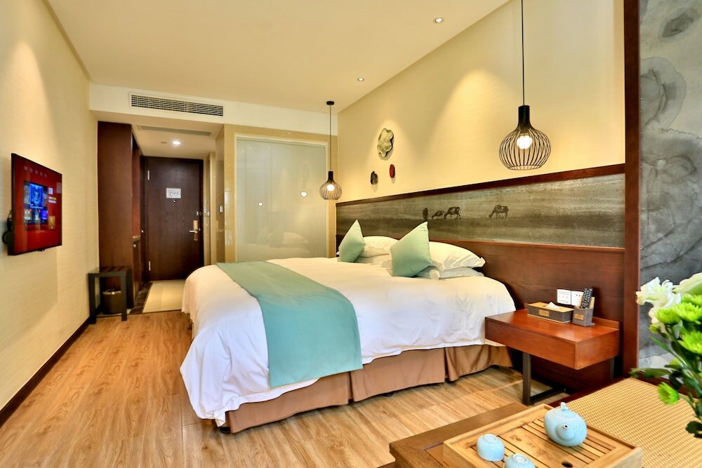 Фото Hiking Hotel Hangzhou