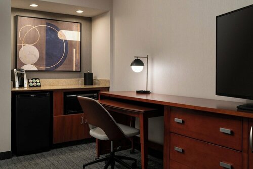 Гостиница Courtyard by Marriott Bakersfield в Бэйкерсфилде