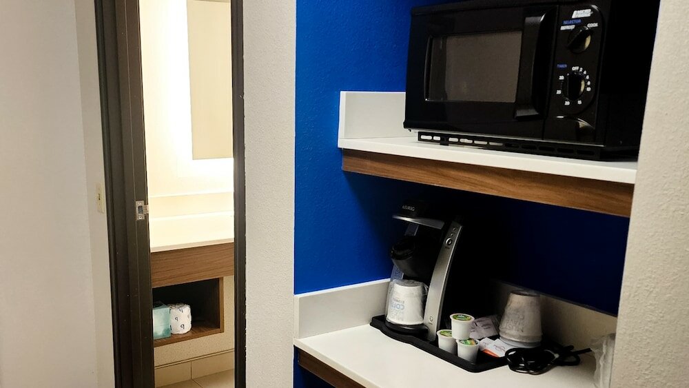 Фото Holiday Inn Express Hotel & Suites Chicago South Lansing, an Ihg Hotel