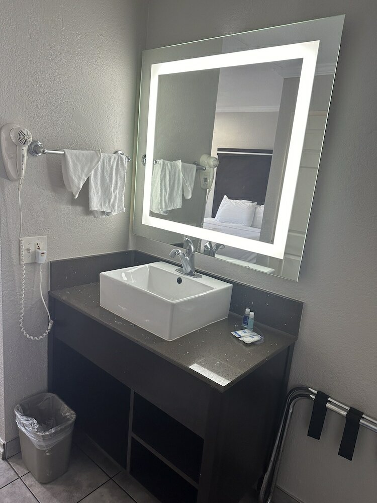 Фото Rodeway Inn Lemon Grove San Diego East