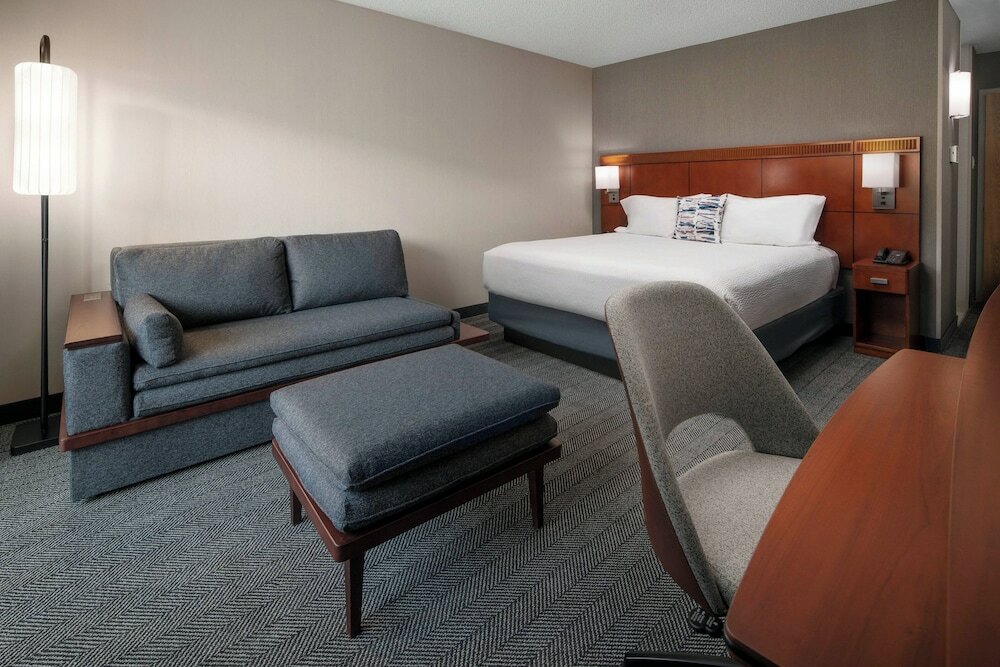 Фото Courtyard by Marriott Bakersfield