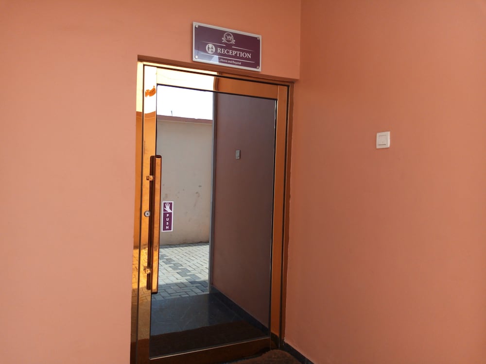 Фото Somerset Suites