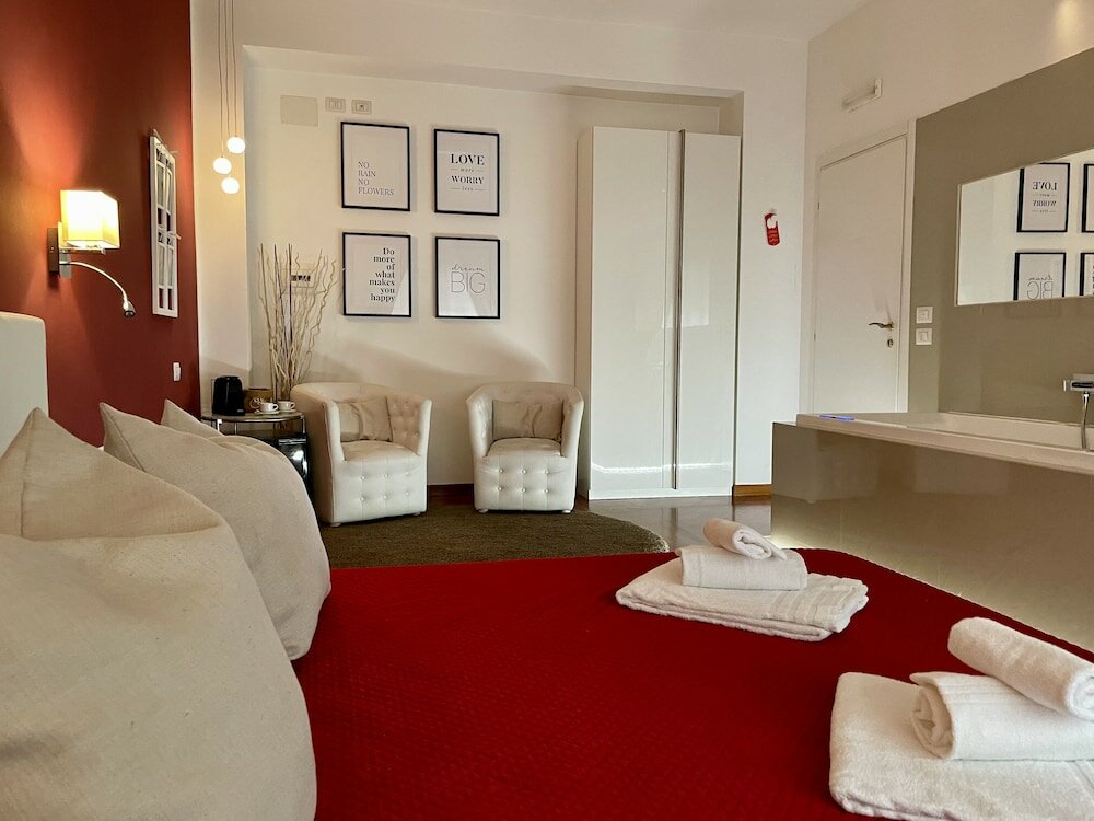 Фото Le Coq Rooms&Suite