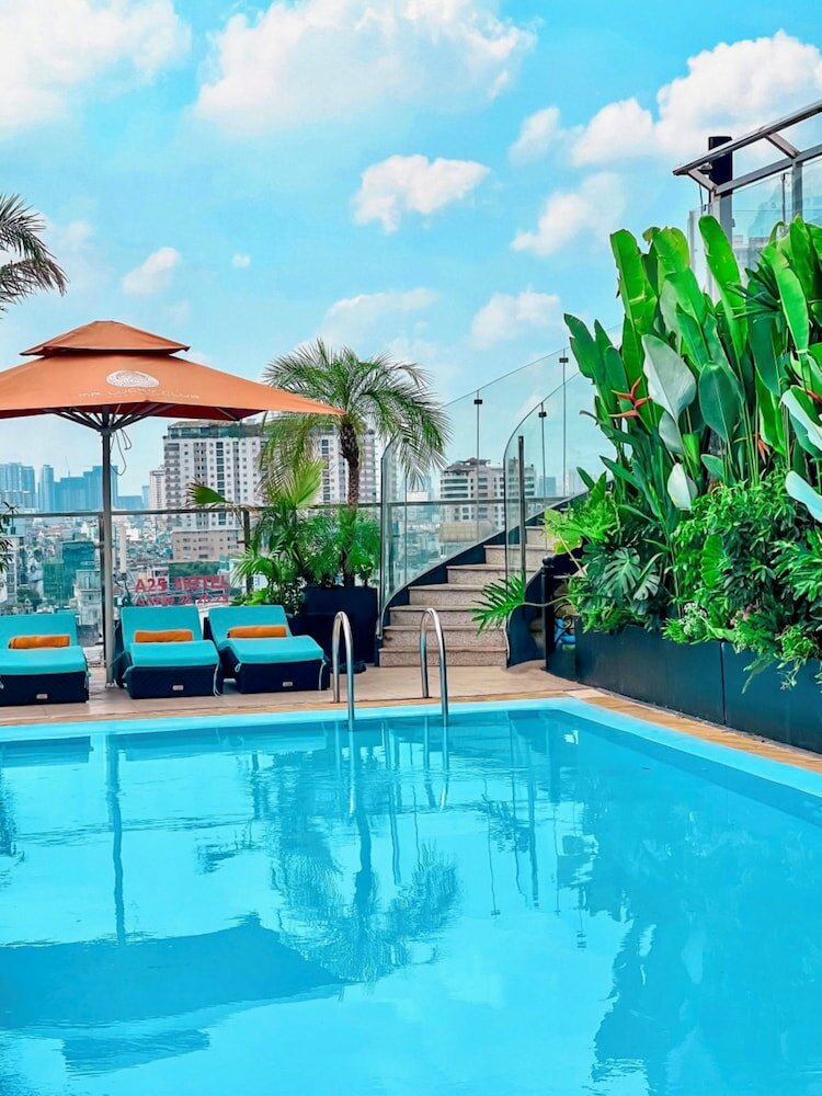 Фото Happy Life Grand Hotel & Sky Bar