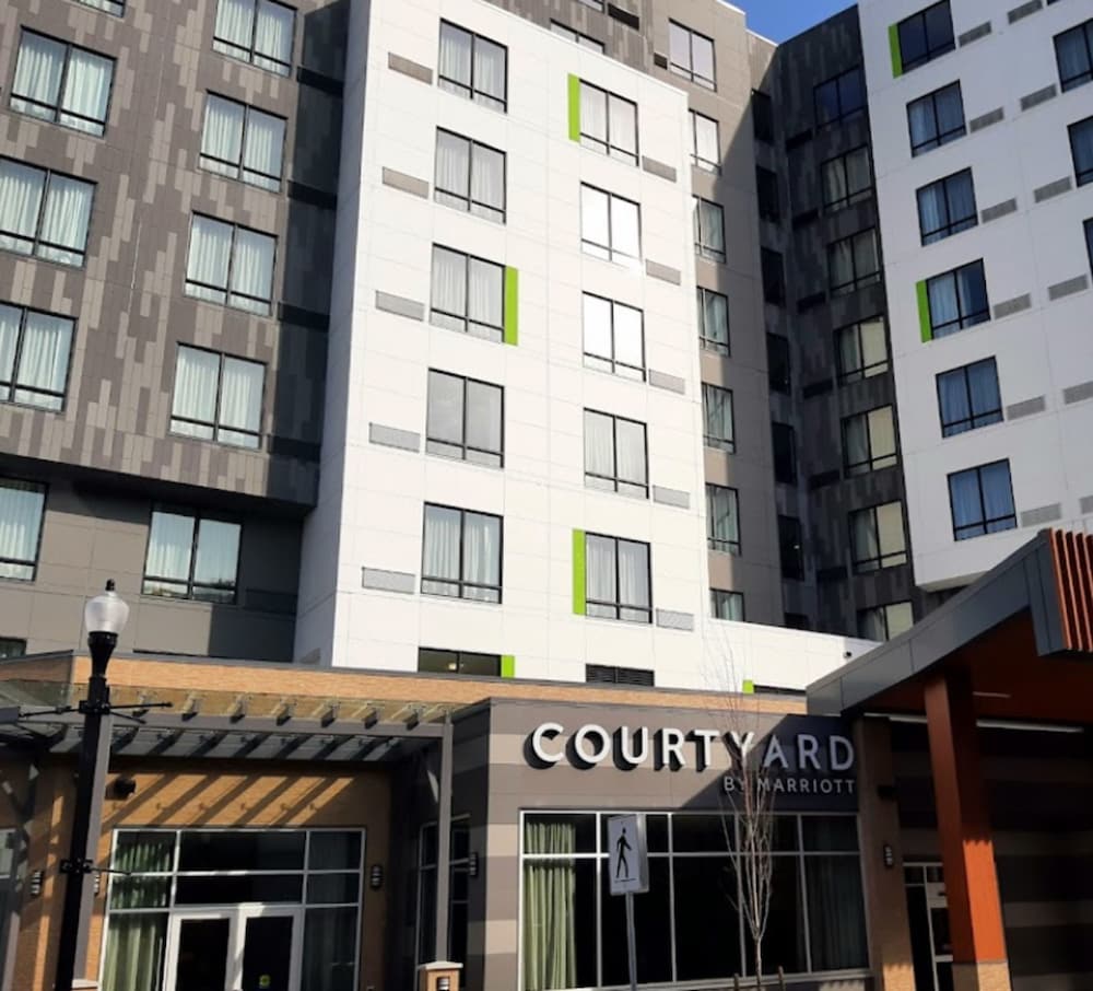 Фото Courtyard by Marriott Nanaimo