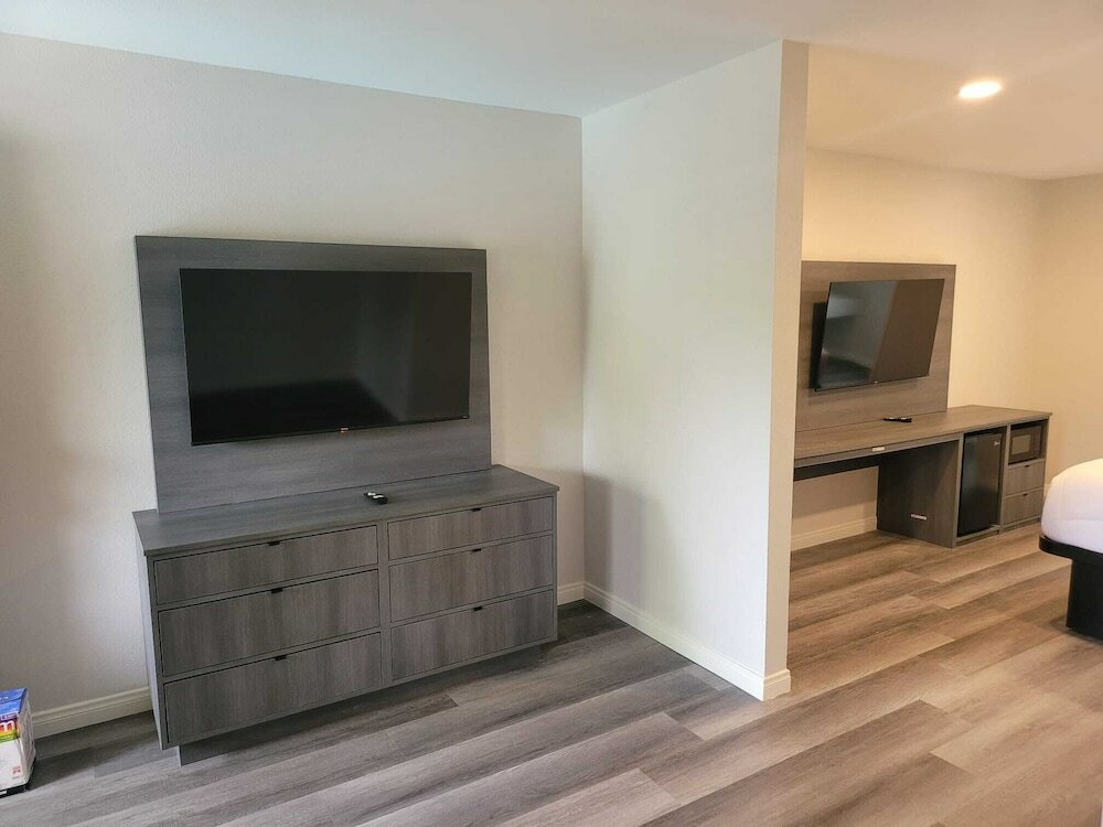 Фото Five Star Inn West Covina