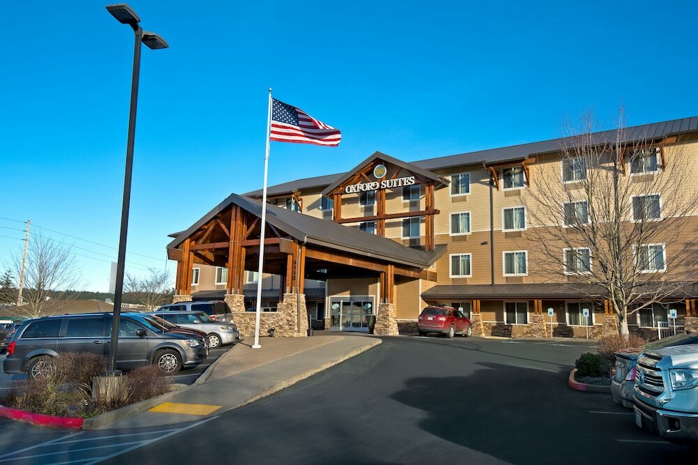 Фото Oxford Suites Silverdale