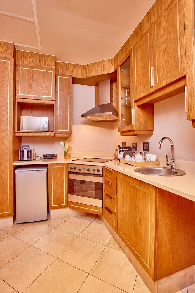 Фото Suncoast Hotel & Towers 