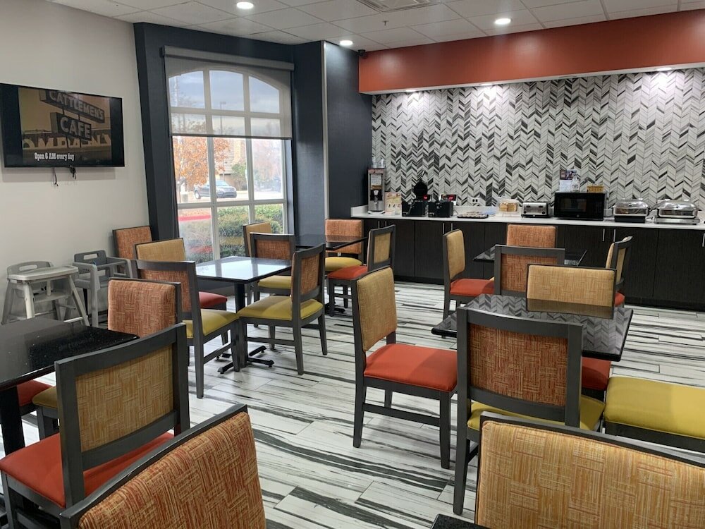 Фото La Quinta Inn & Suites by Wyndham Okc North - Quail Springs