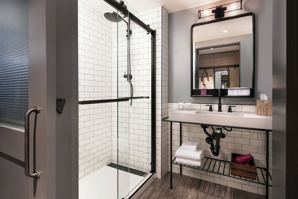 Фото Moxy Seattle Downtown