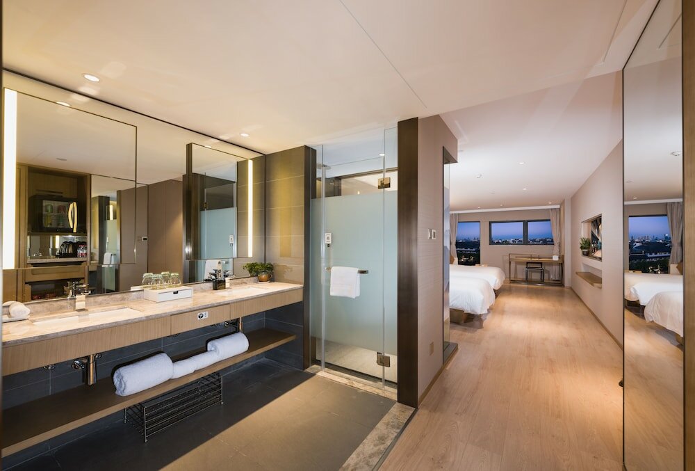 Фото The Hotel V Confucius Temple