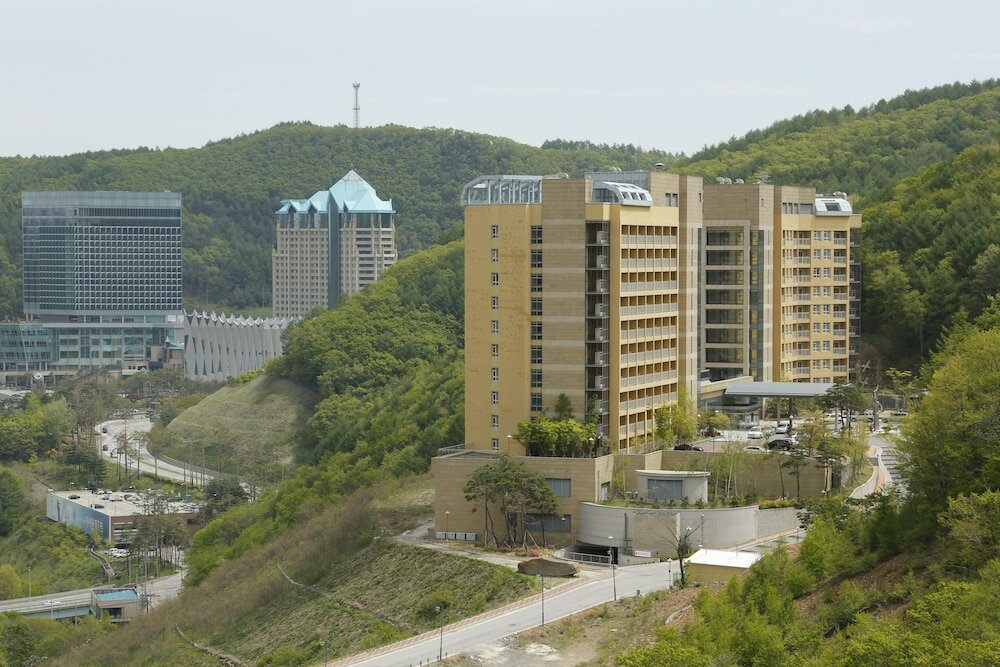 Фото High Castle Resort