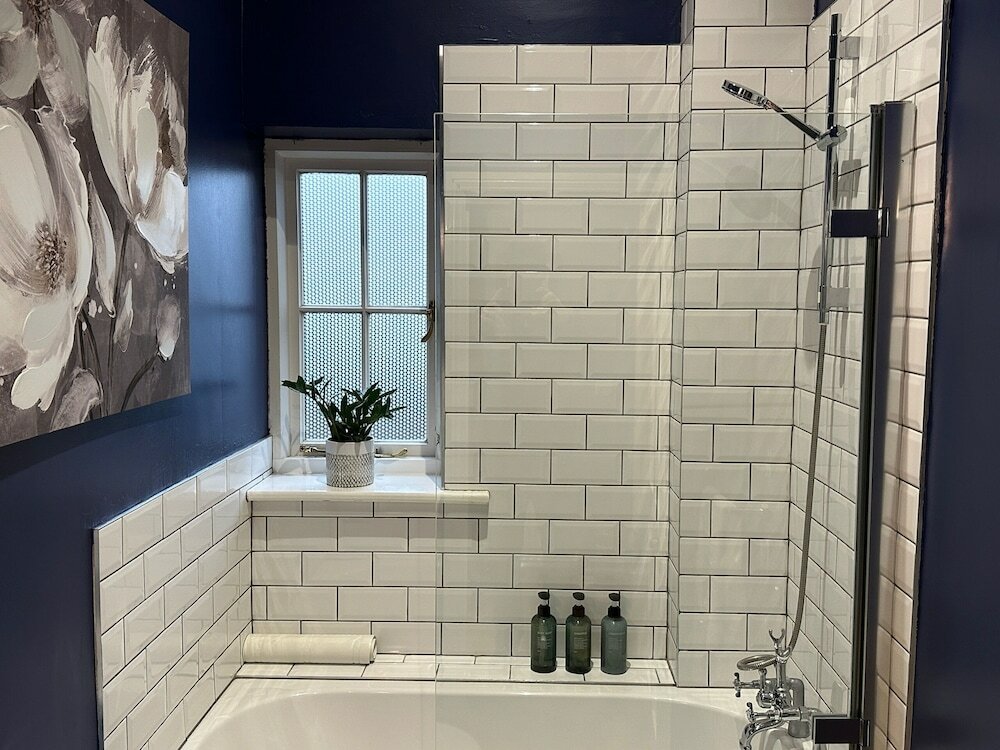 Фото Stonehenge Cottages