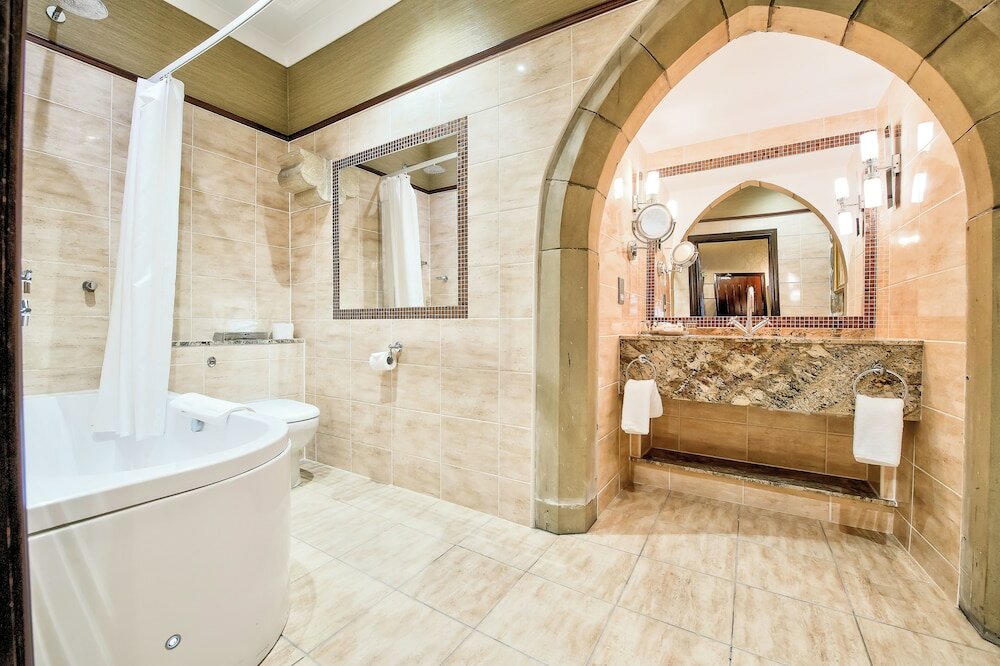 Фото Langley Castle Hotel