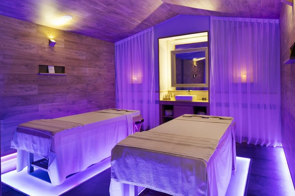 Фото Fusion Suites Sai Gon