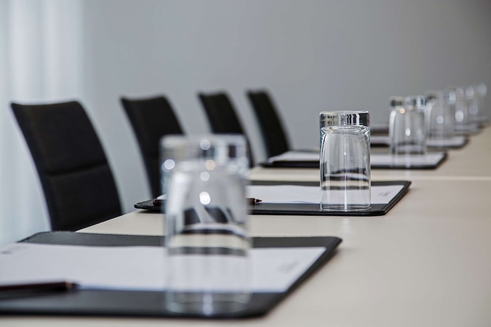 Фото Steigenberger Airport Hotel Berlin