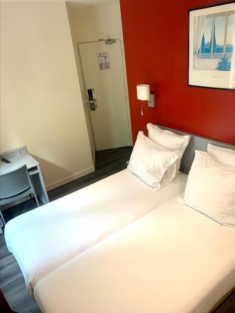 Фото Hipotel Paris Belgrand