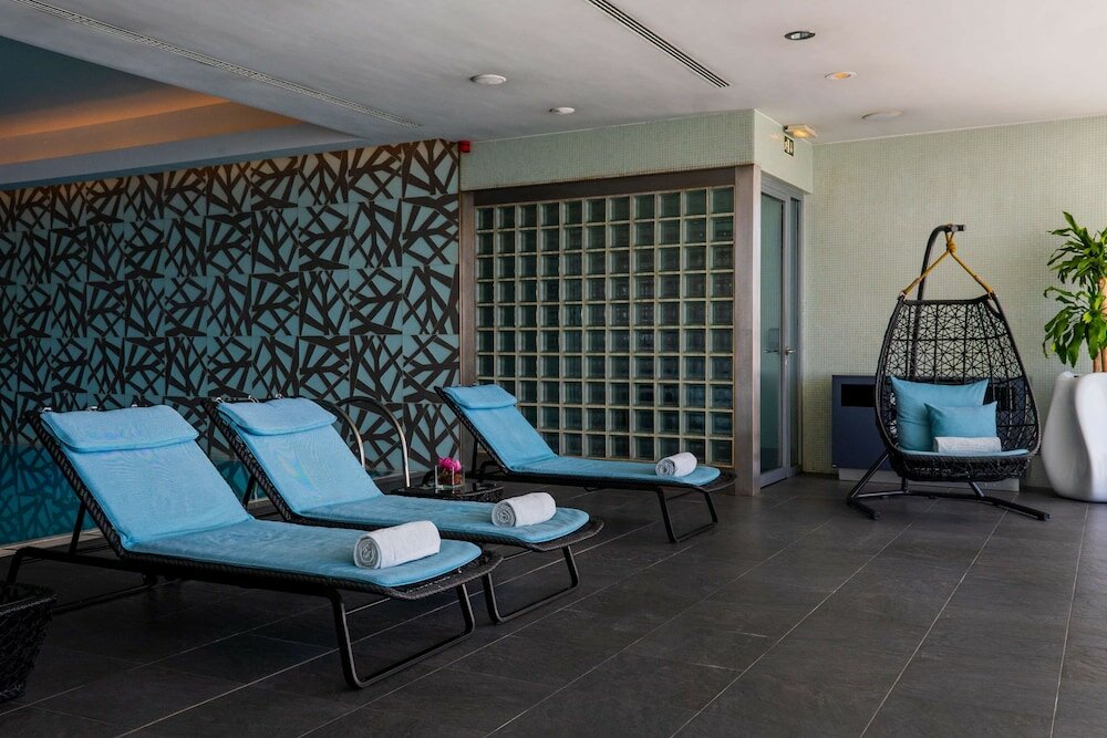 Фото Myriad by Sana Hotels