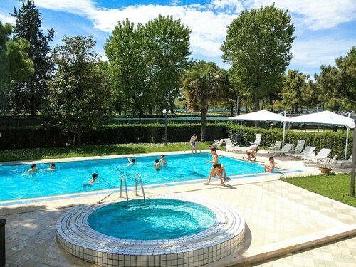 Внешний вид отеля Hotel Tiffany's в Каттолике, фото 2