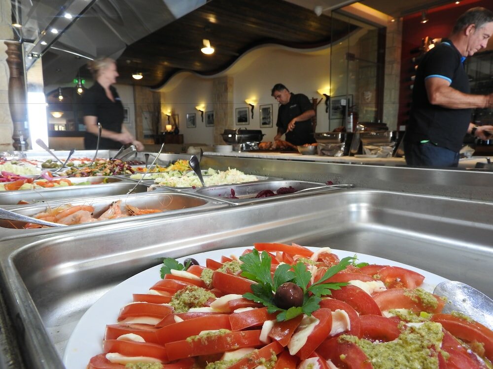 Фото Hill View Restaurant & Apartments