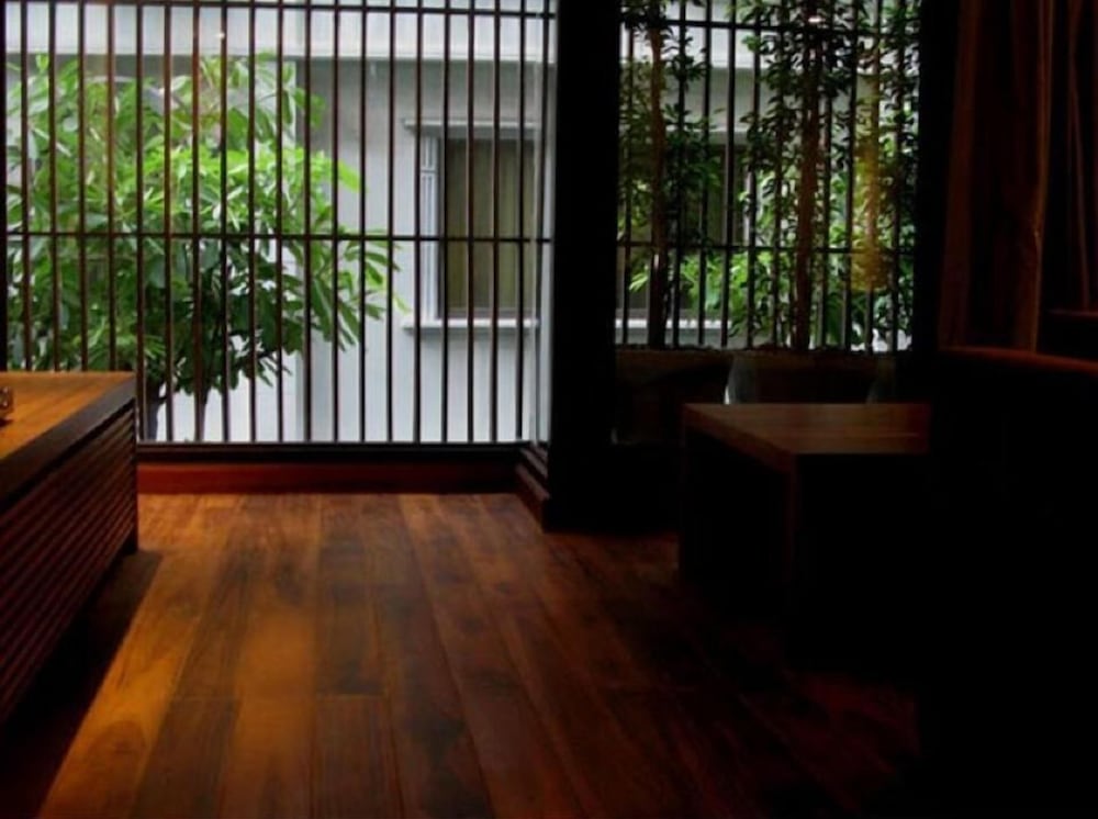 Фото LUXX Langsuan Hotel