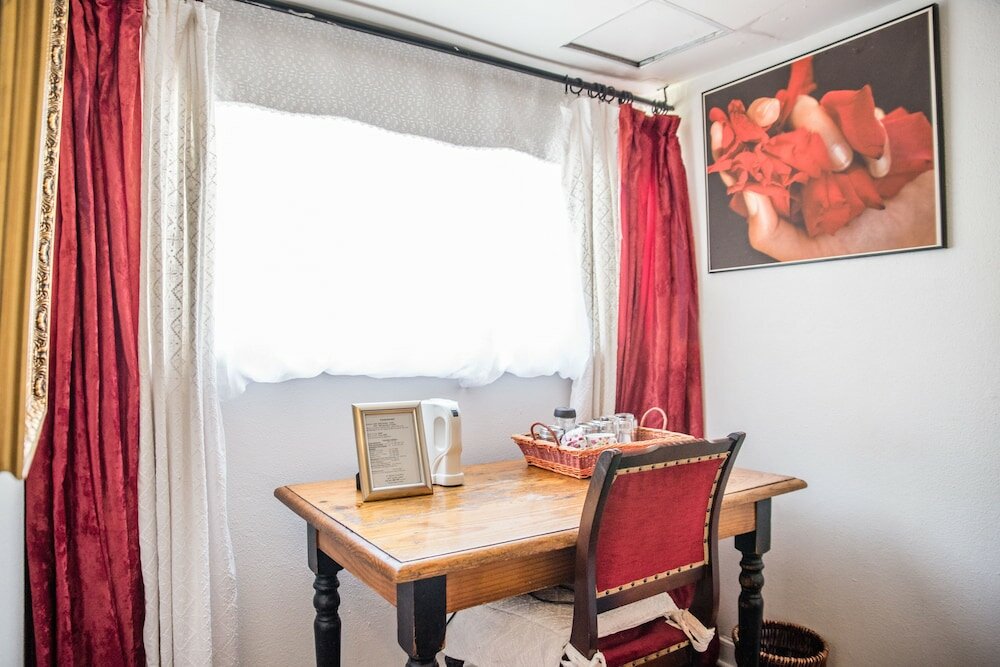 Фото 5th Avenue Gooseberry Guest House