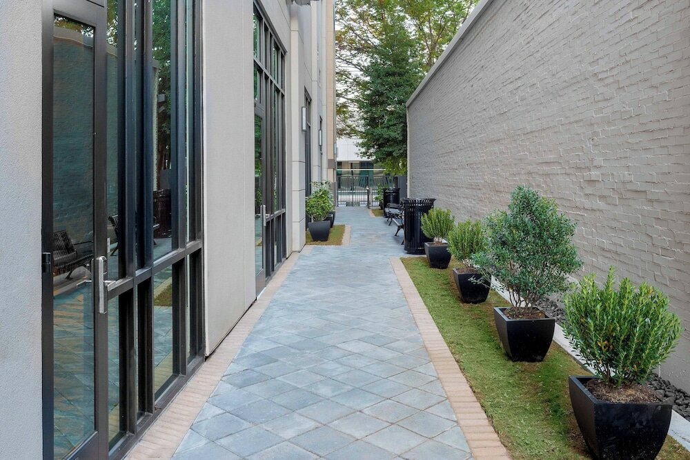 Фото Courtyard by Marriott Atlanta Midtown