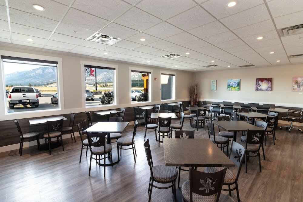 Фото The Kanata by BCMInns Invermere