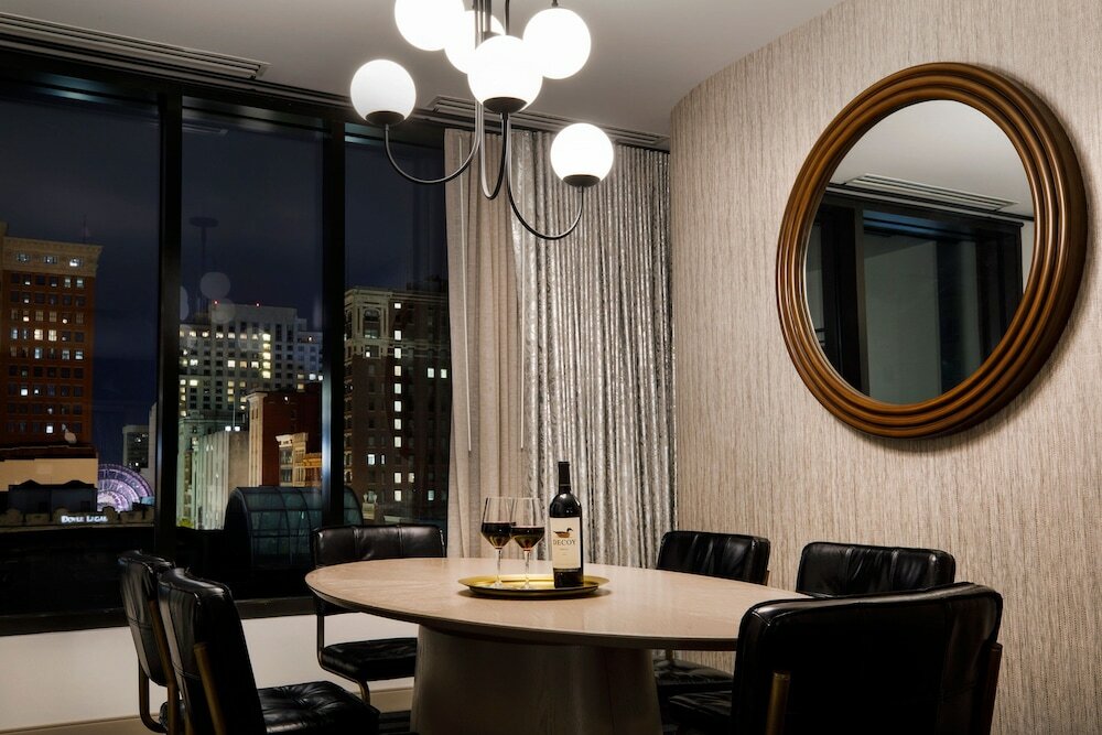 Фото Hotel Indy, Indianapolis, a Tribute Portfolio Hotel