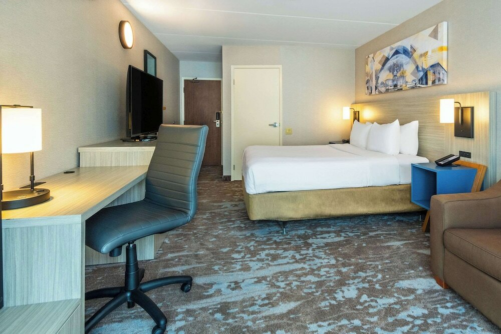 Фото Comfort Inn Hwy 401