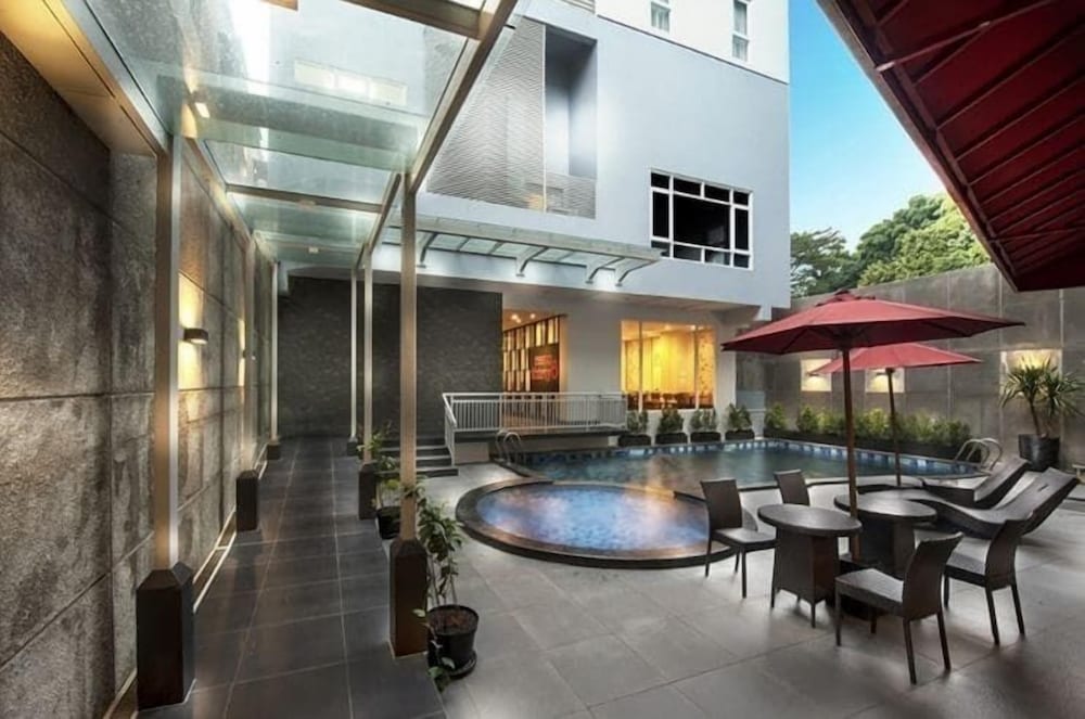 Фото Permata Hotel