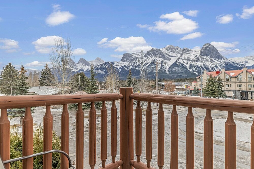 Фото Canmore Rocky Mountain Inn