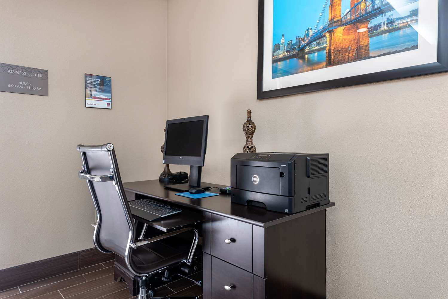 Фото Comfort Suites Cincinnati Airport