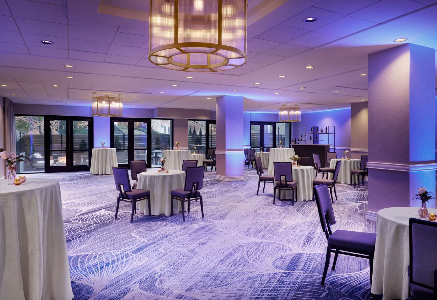 Фото Sonesta White Plains Downtown