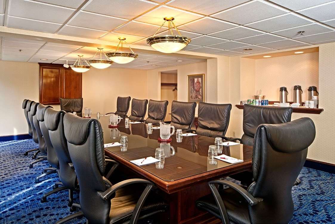 Фото Hotel Fort Wayne