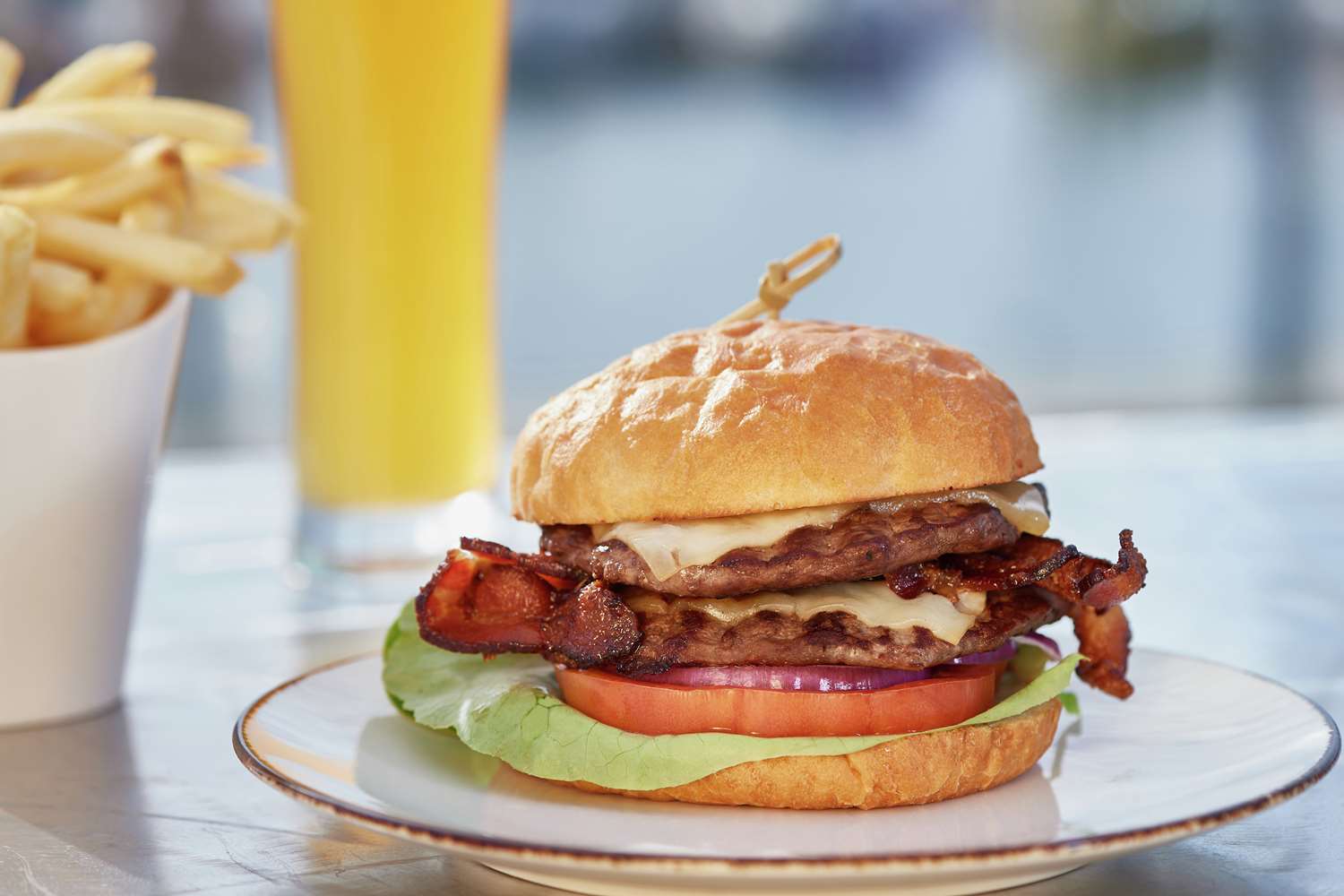 Фото DoubleTree by Hilton Hotel Berkeley Marina