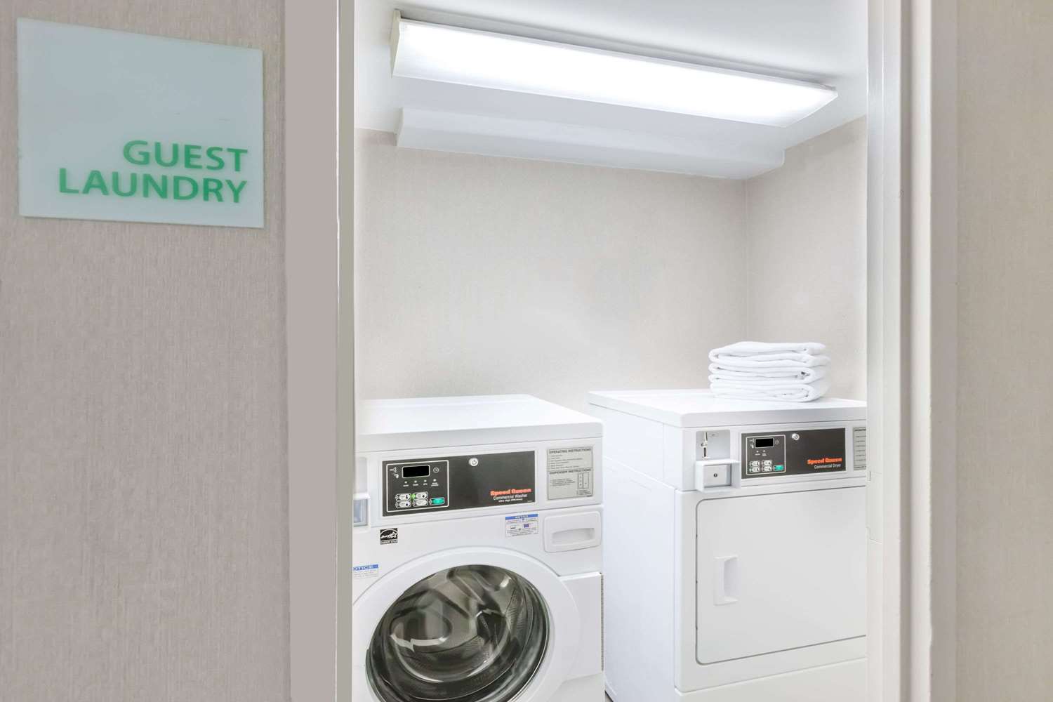 Фото Wyndham Pittsburgh University Center