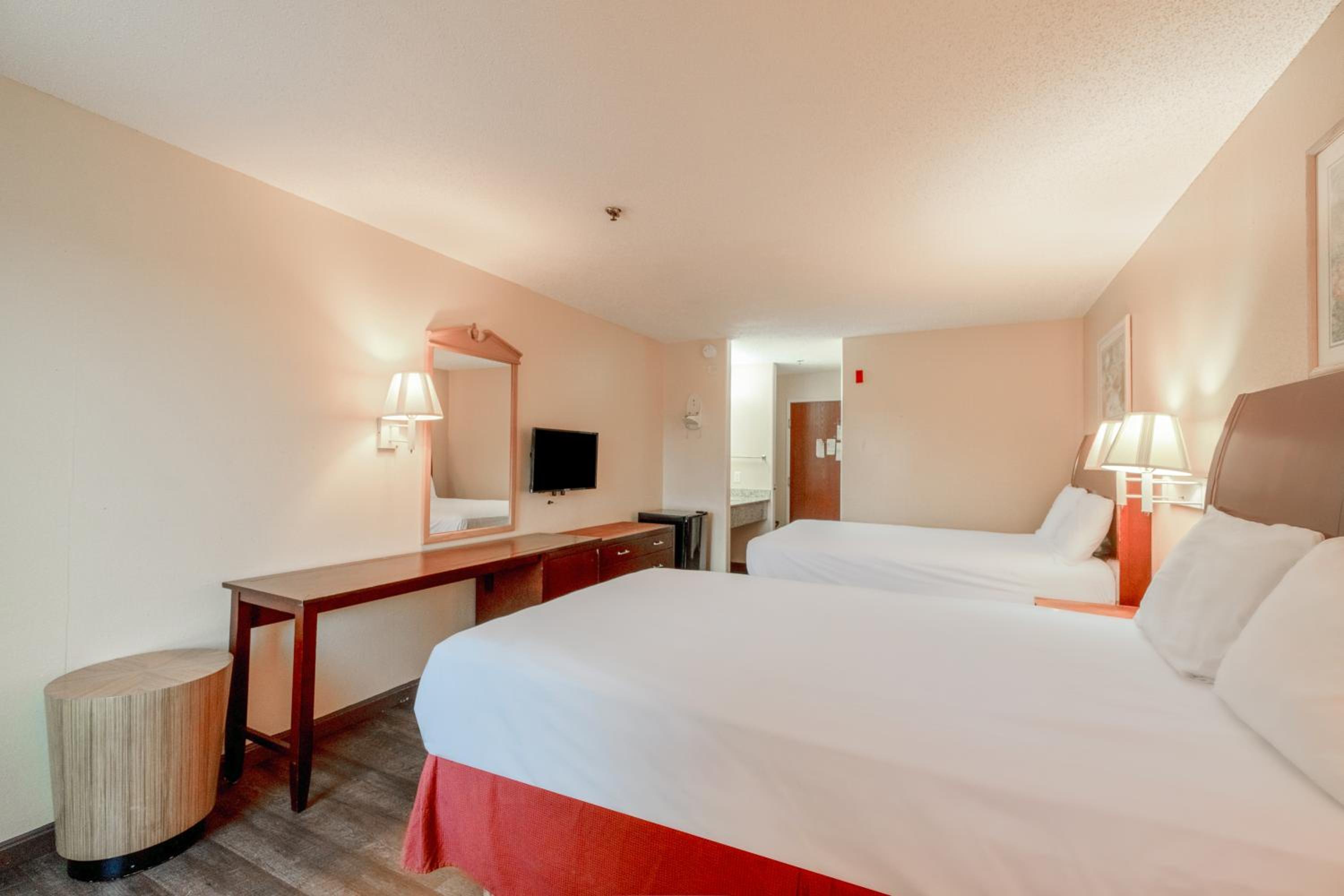 Фото Fairway Inn La Porte