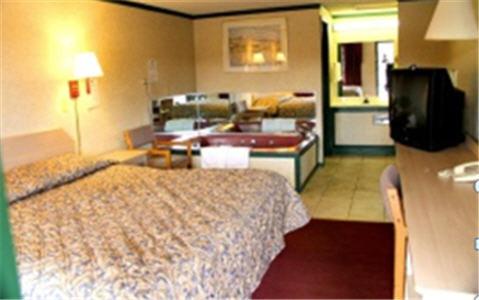 Фото Knights Inn Farmington Hills