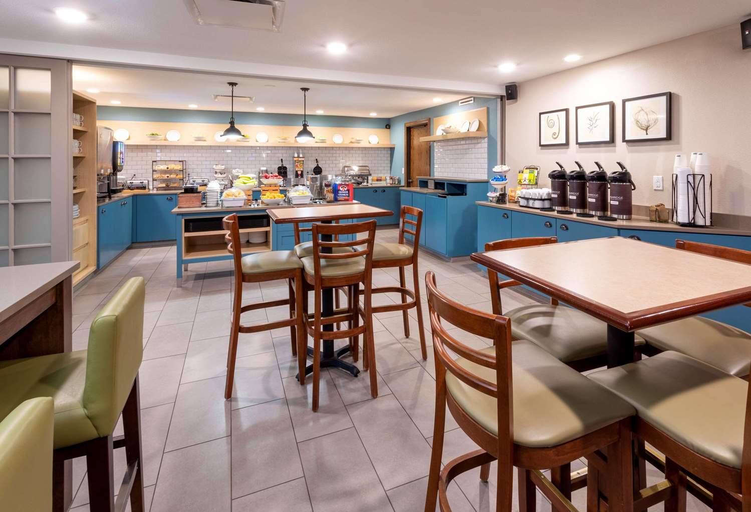 Фото Country Inn & Suites by Radisson, Fargo, Nd