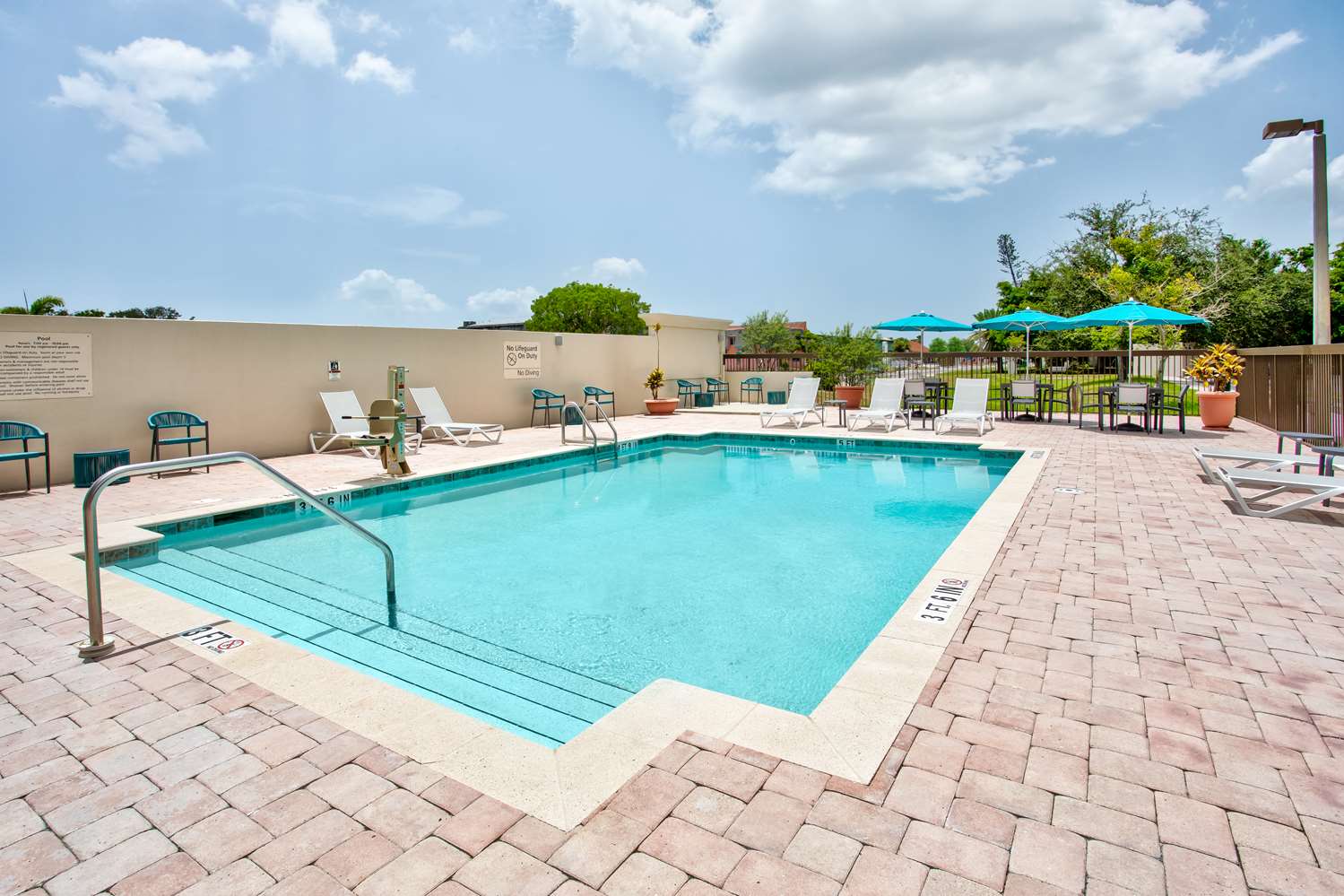 Фото Hampton Inn & Suites – Cape Coral/Fort Myers Area, Fl