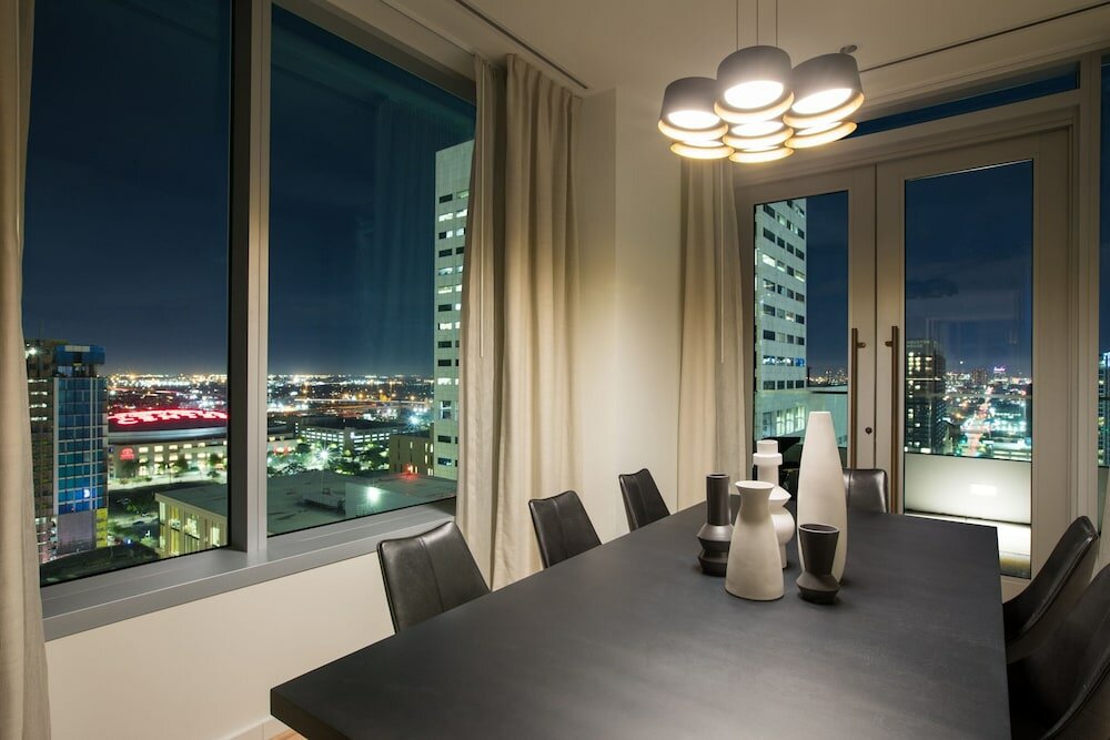 Фото The Laura Hotel, Houston Downtown, Autograph Collection