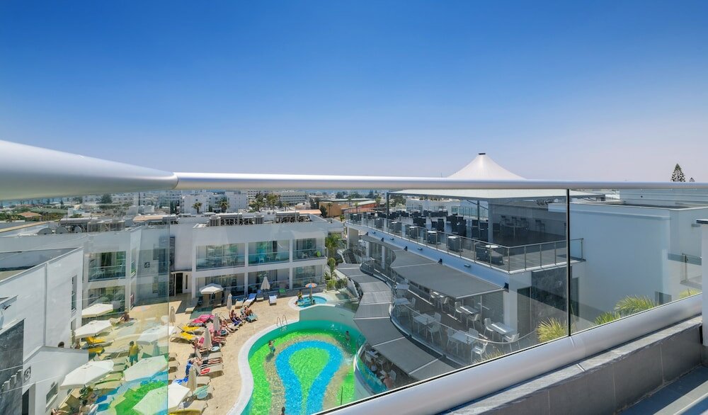 Фото Tasia Maris Oasis