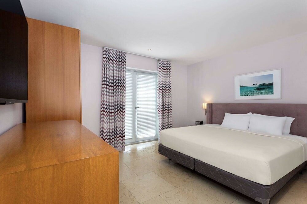 Фото The Astor by LuxUrban, Trademark Collection by Wyndham