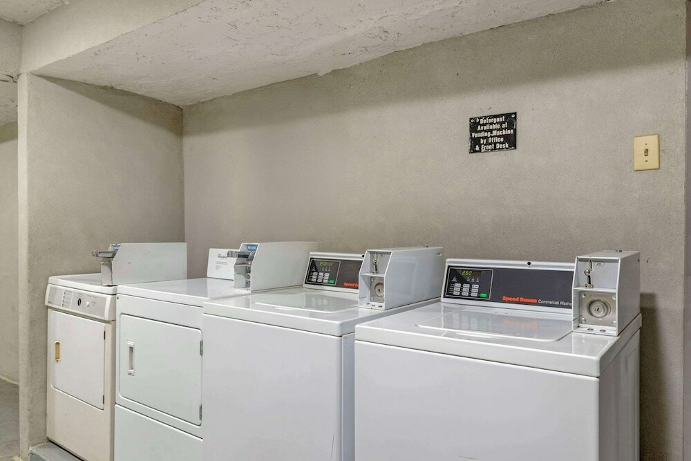 Фото Quality Inn & Suites Morrow Atlanta South