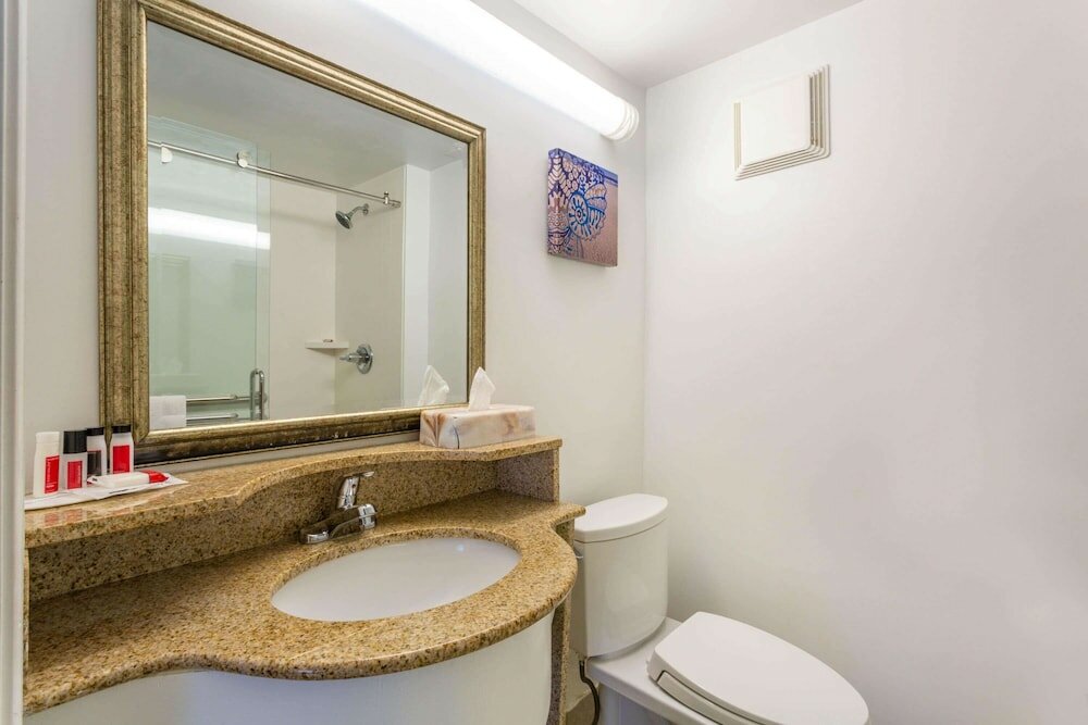 Фото Ramada by Wyndham Virginia Beach