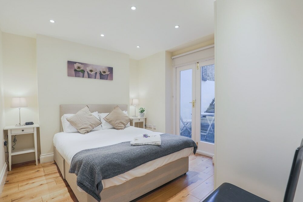 Фото Urban Stay Oxford Gardens Apartments