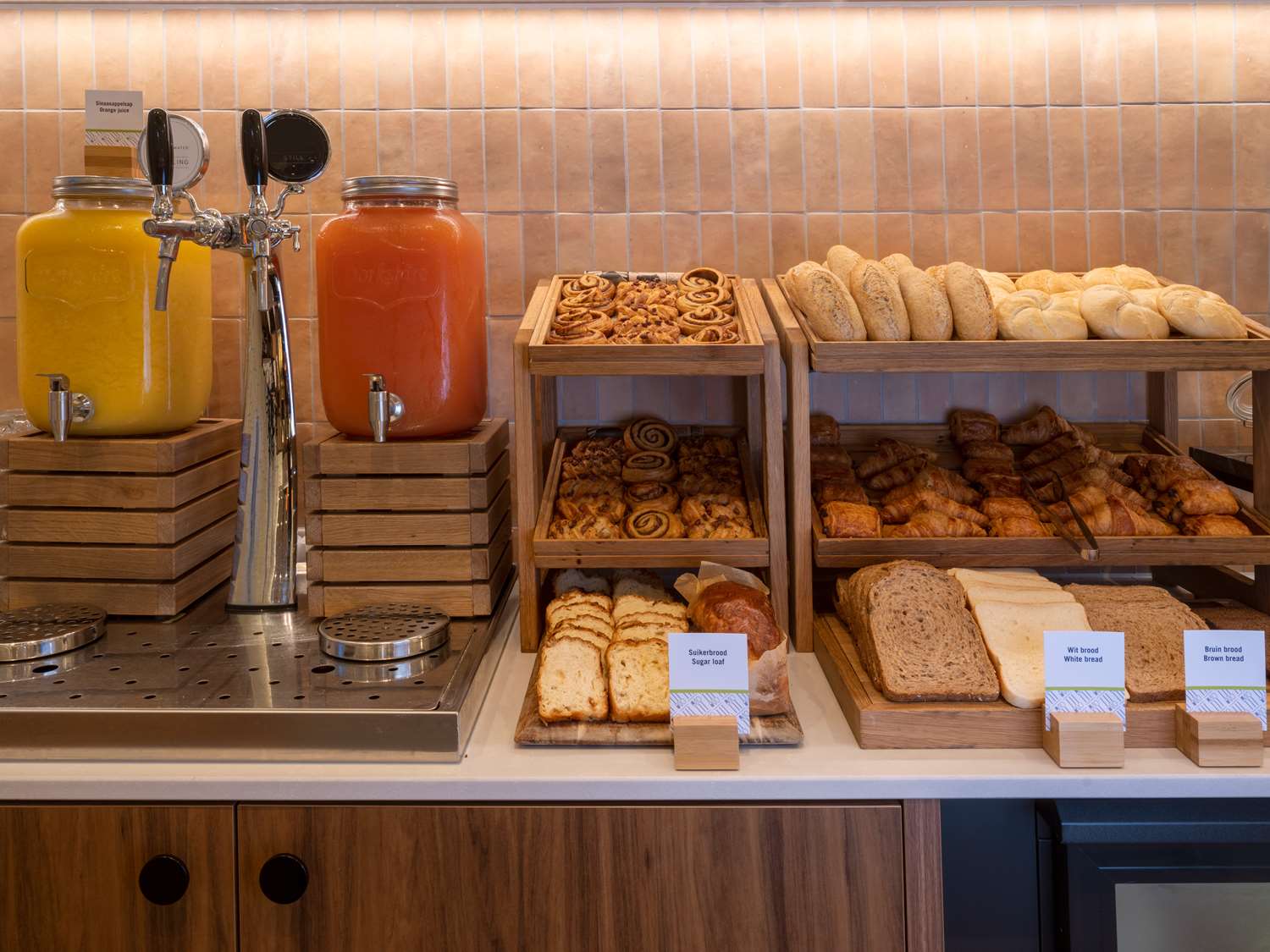 Фото Doubletree by Hilton Sittard