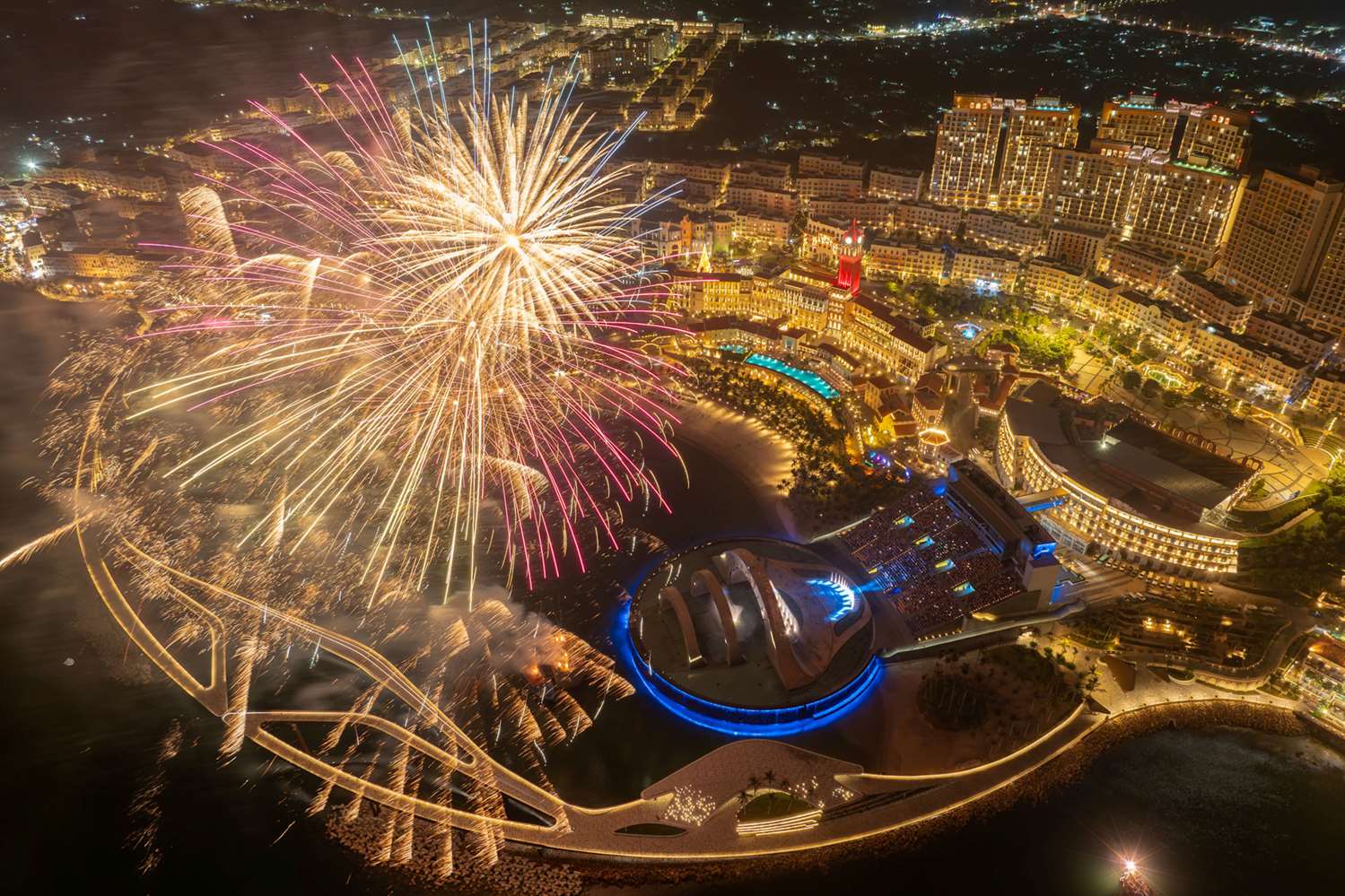 Фото La Festa Phu Quoc Curio Collection by Hilton