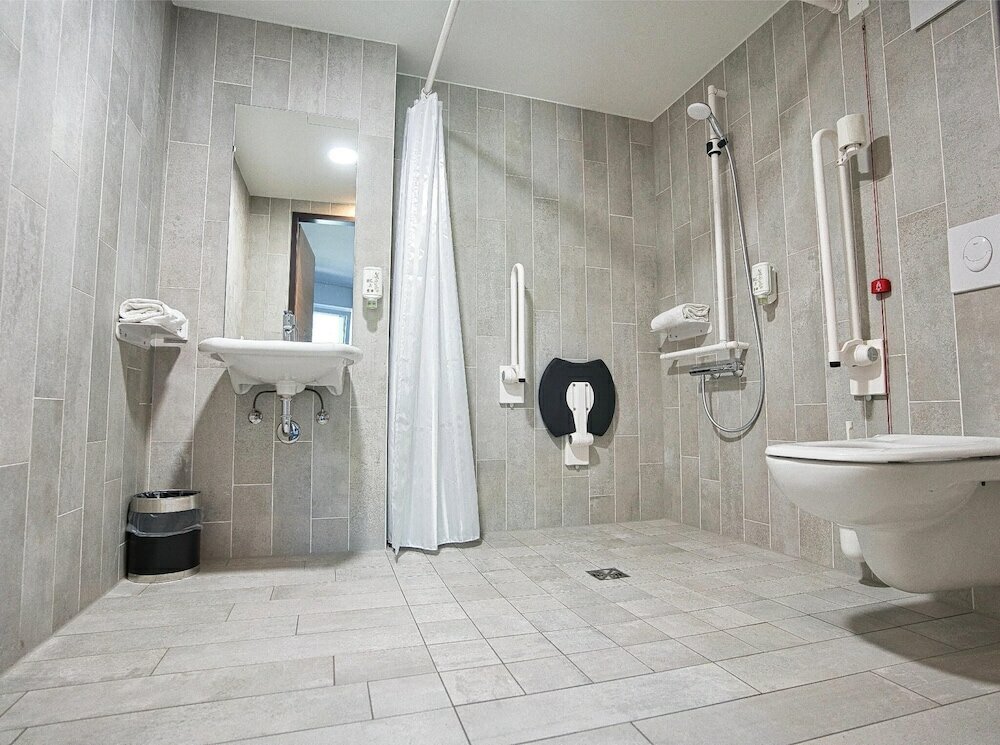 Фото B&b Hotel Köln-City